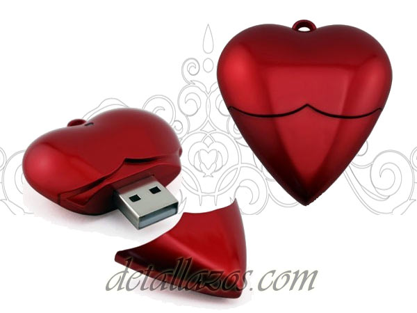 Memorias USB para bodas con forma de corazn
